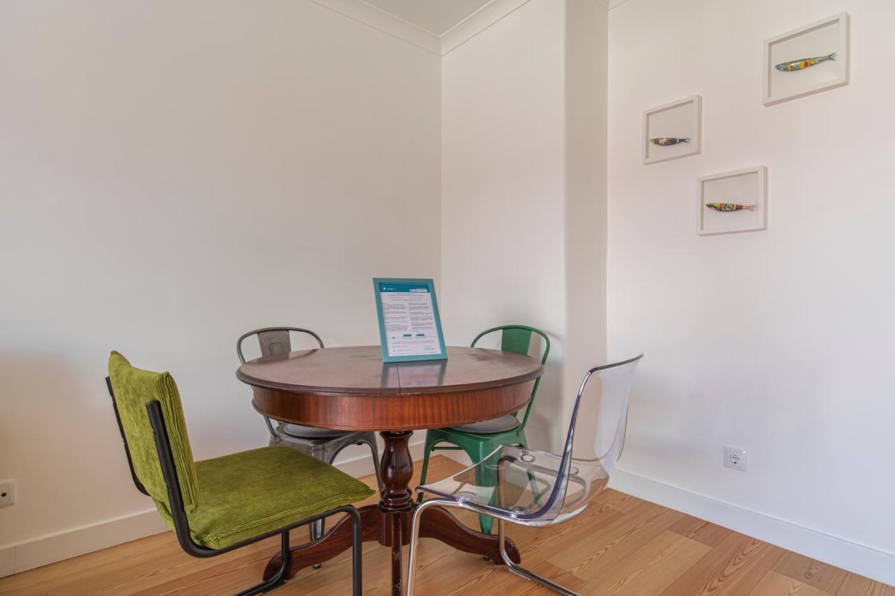 Lovelystay - Sunny 1Bdr Apartment W/Terrace Lisboa Exteriör bild
