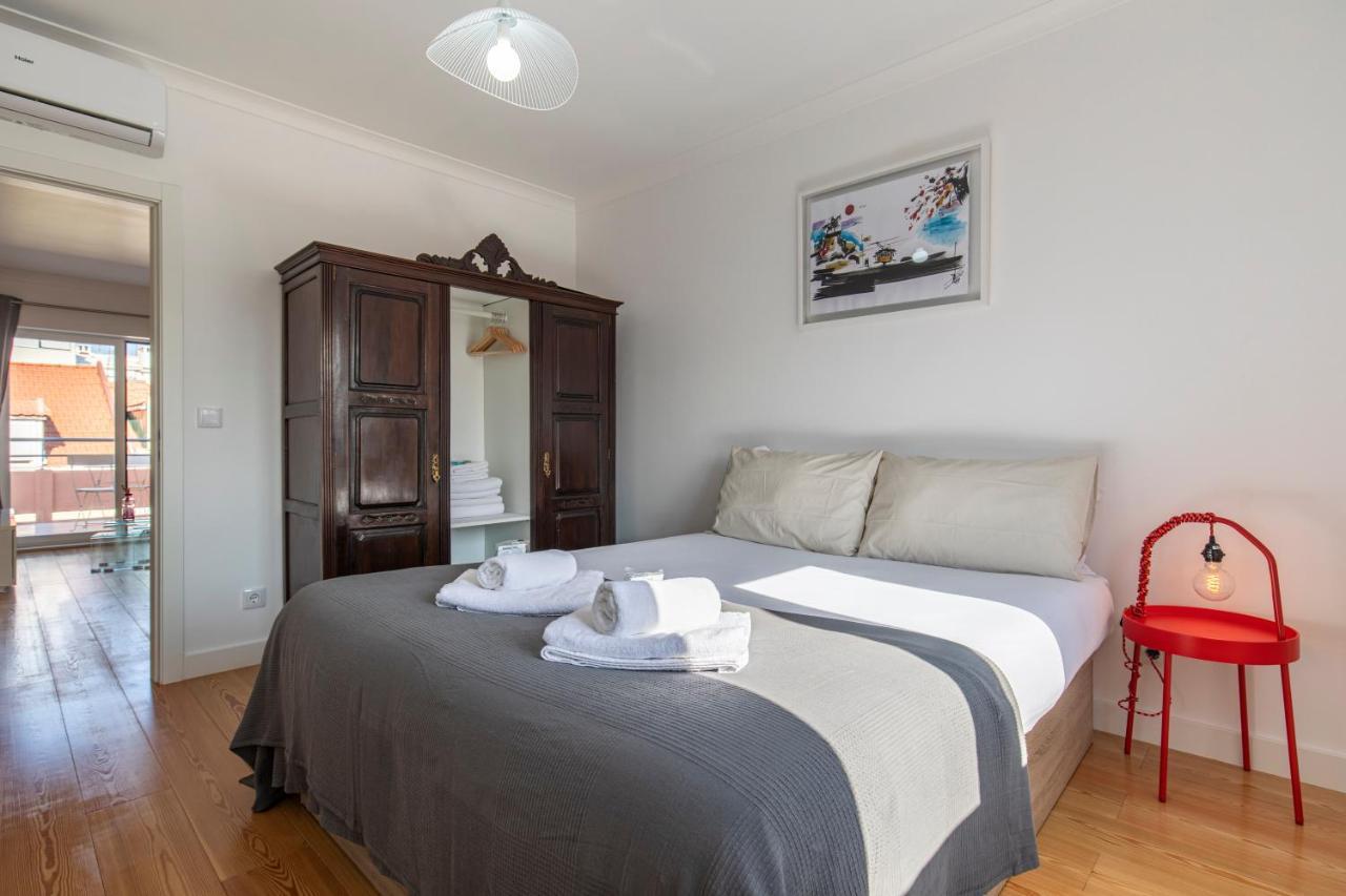 Lovelystay - Sunny 1Bdr Apartment W/Terrace Lisboa Exteriör bild