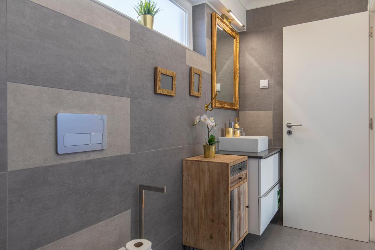 Lovelystay - Sunny 1Bdr Apartment W/Terrace Lisboa Exteriör bild