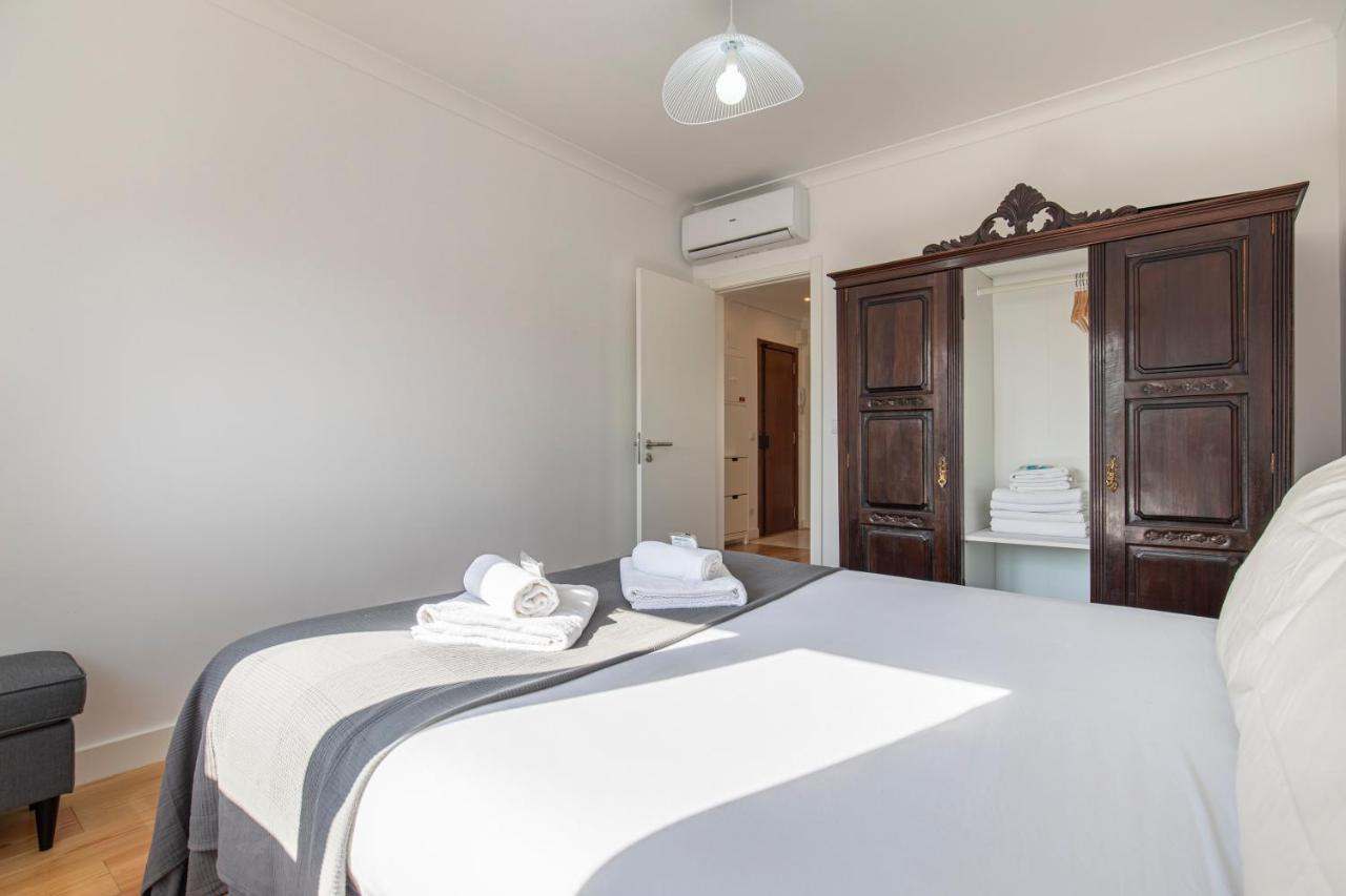 Lovelystay - Sunny 1Bdr Apartment W/Terrace Lisboa Exteriör bild