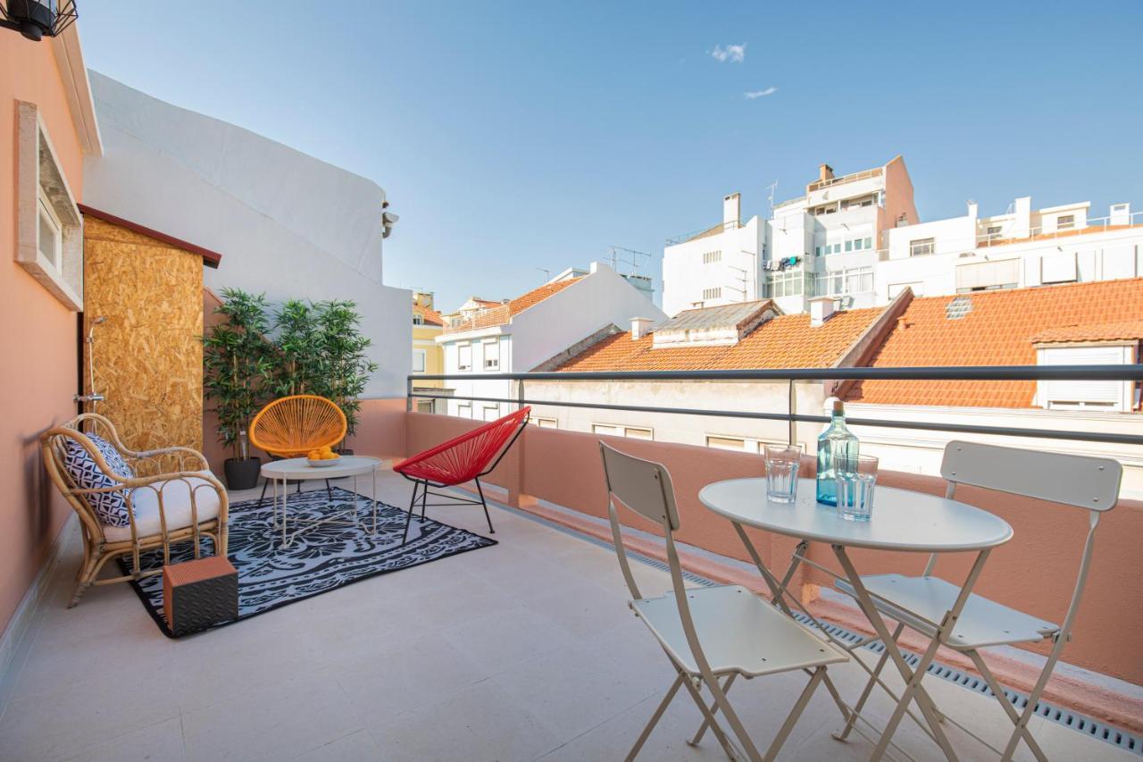 Lovelystay - Sunny 1Bdr Apartment W/Terrace Lisboa Exteriör bild