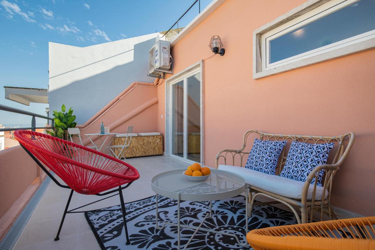 Lovelystay - Sunny 1Bdr Apartment W/Terrace Lisboa Exteriör bild